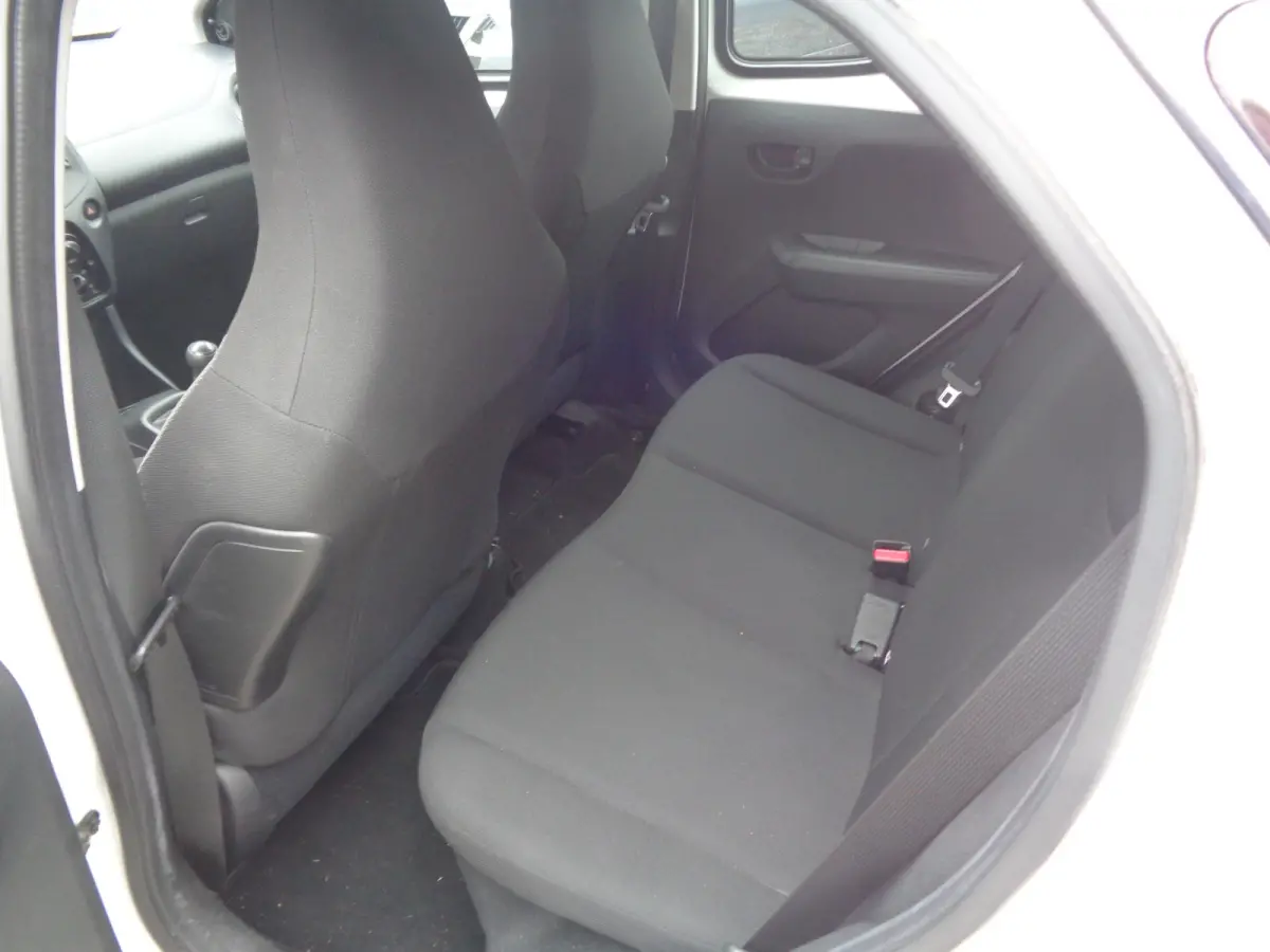 1.0 VVT-i x-fun Airco, Bluetooth