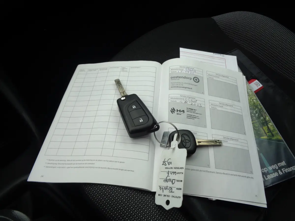 1.0 VVT-i x-fun Airco, Bluetooth