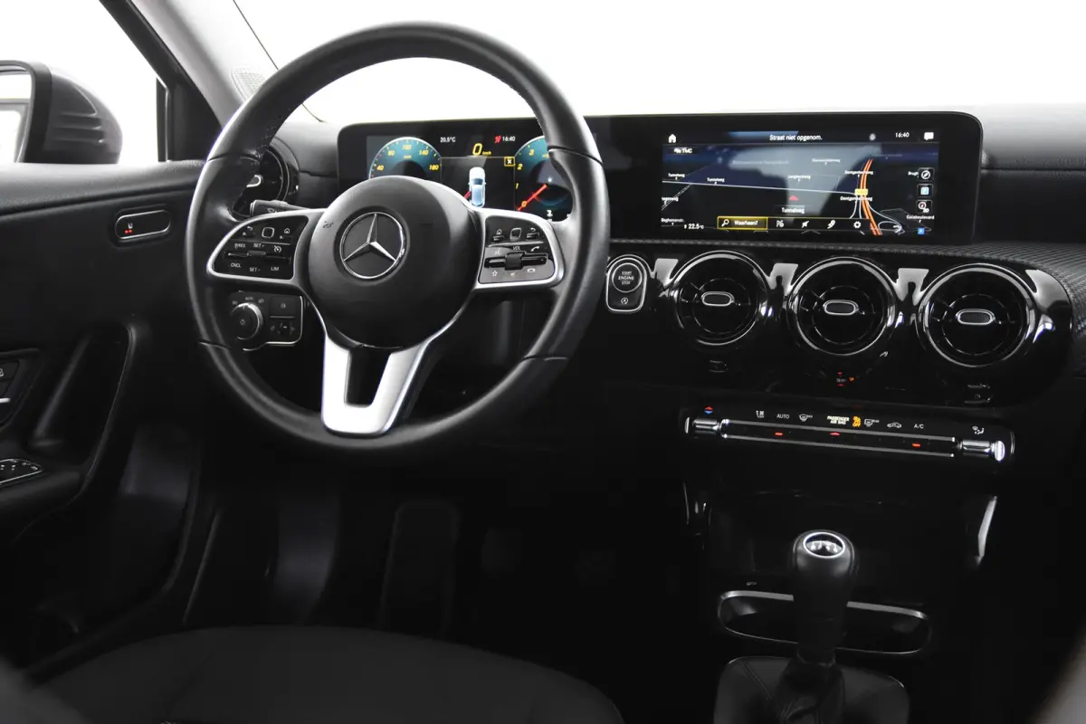 180 *1ste Eigenaar*Widescreen*Navigatie*Stoelverwarming*PDC*