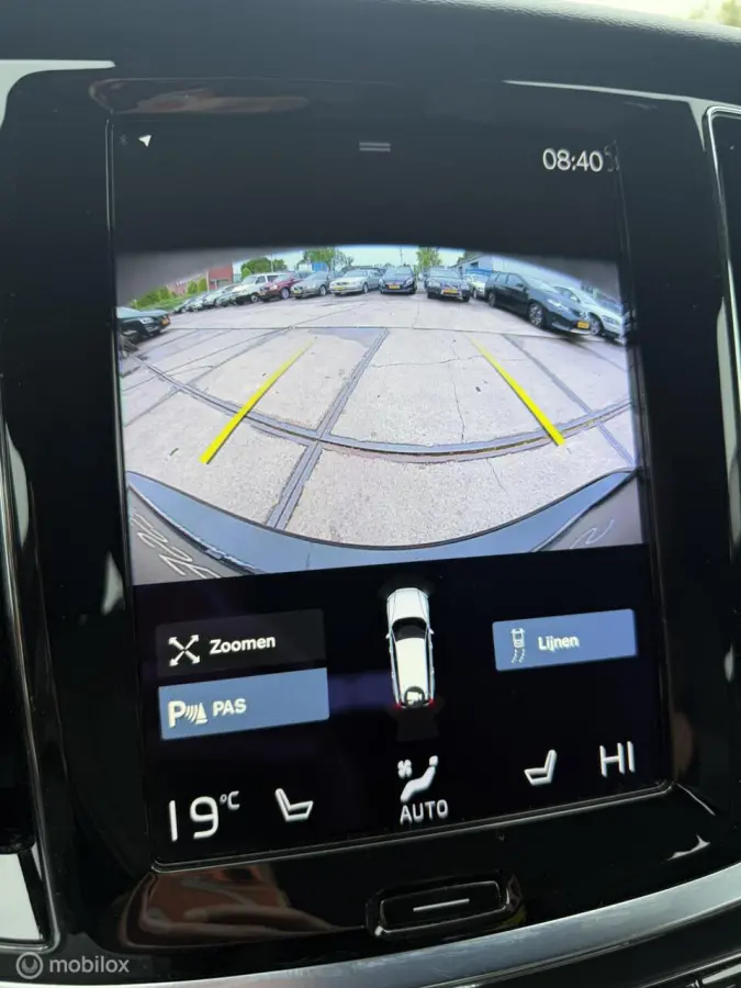 2.0 T6 Twin Engine AWD Momentum SPORTINTERIEUR