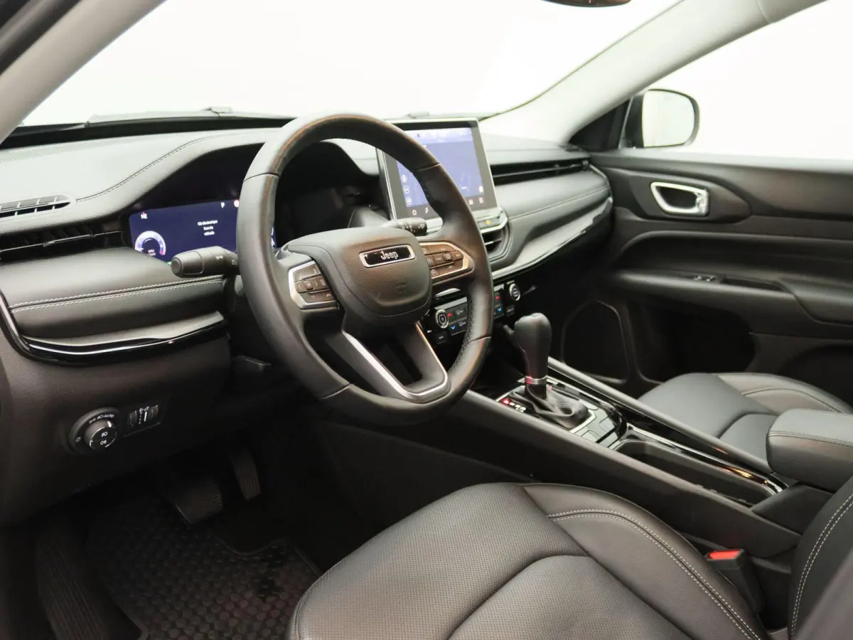 1.5T e-Hybrid Upland | Navigatie | Leder | Camera |