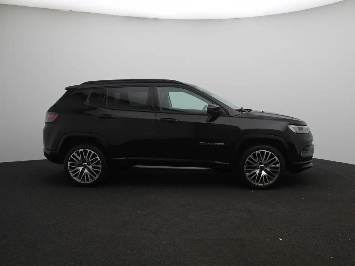 1.5T e-Hybrid Upland | Navigatie | Leder | Camera |