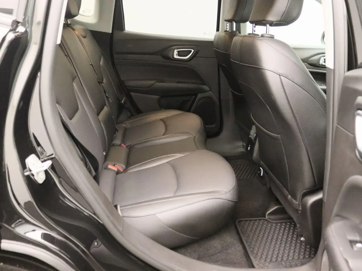 1.5T e-Hybrid Upland | Navigatie | Leder | Camera |
