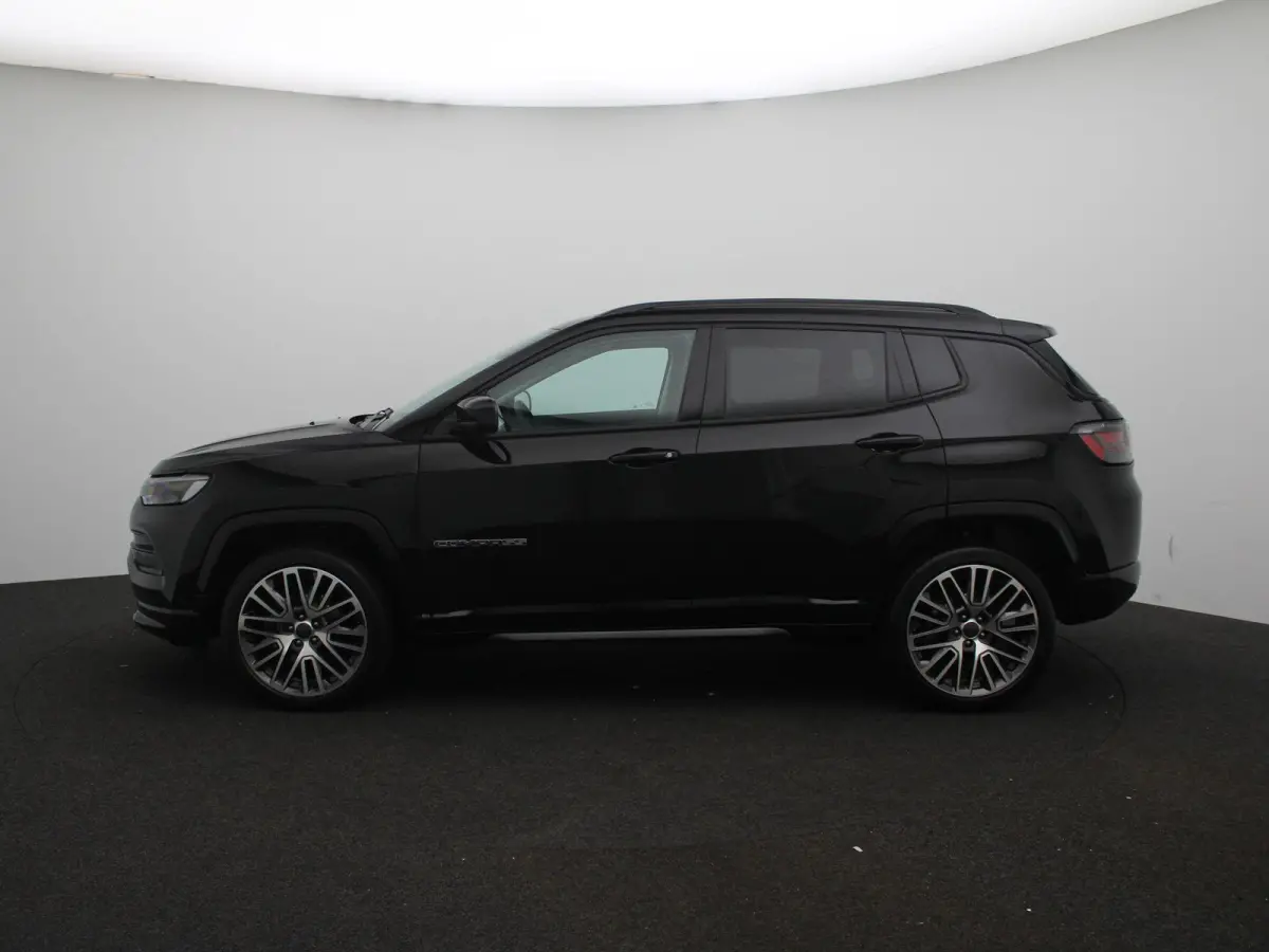 1.5T e-Hybrid Upland | Navigatie | Leder | Camera |