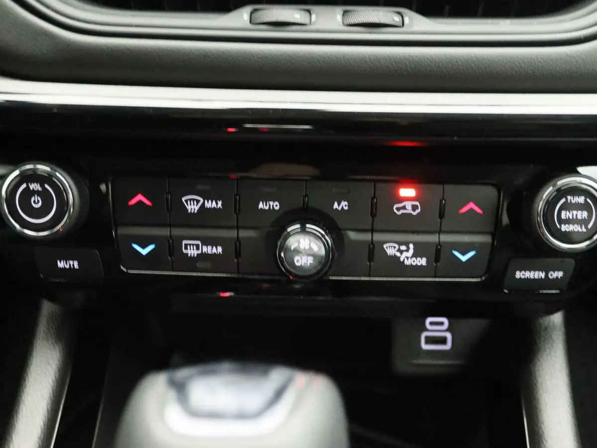 1.5T e-Hybrid Upland | Navigatie | Leder | Camera |