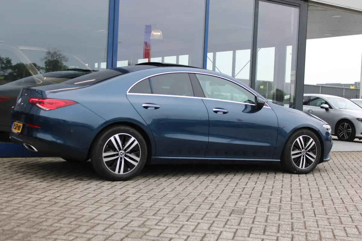 180 AUT7 Luxury Line PANORAMADAK LEDER MEMORY KEY-LESS GO MULTIBEAM SFEER NL AUTO