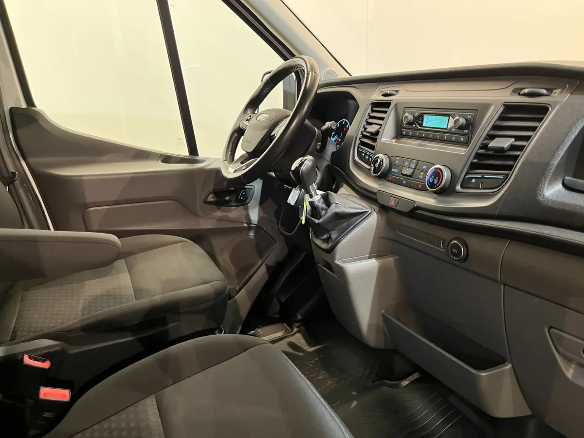350 2.0 TDCI L2H2 Trend 170 PK / Euro 6 / Airco / Cruise Control / Trekhaak / 3-Zits