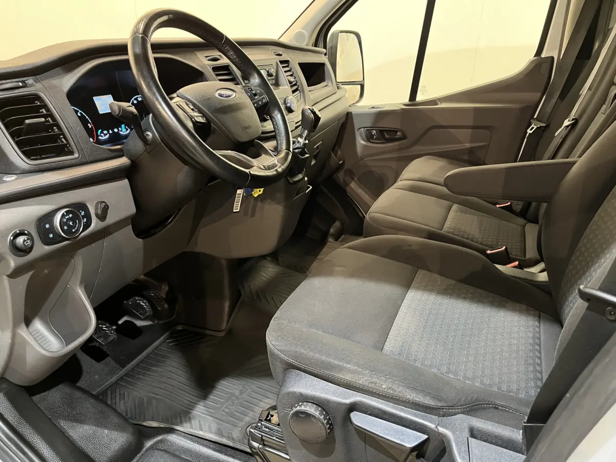 350 2.0 TDCI L2H2 Trend 170 PK / Euro 6 / Airco / Cruise Control / Trekhaak / 3-Zits