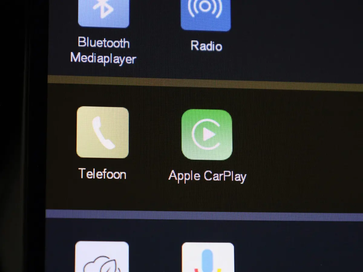 B3 Geartronic Momentum Pro | ACHTERUITRIJCAMERA | ELEKTRISCHE KOFFERKLEP | STOELVERWARMING | STUURVERWARMING | APPLE CARPLAY - ANDROID AUTO | CLIMATE CONTROL |