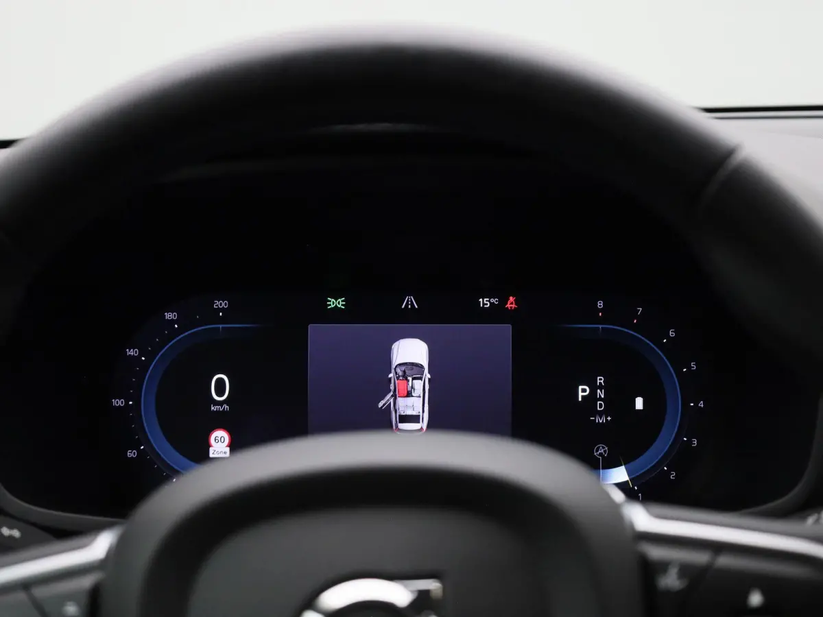 B3 Geartronic Momentum Pro | ACHTERUITRIJCAMERA | ELEKTRISCHE KOFFERKLEP | STOELVERWARMING | STUURVERWARMING | APPLE CARPLAY - ANDROID AUTO | CLIMATE CONTROL |