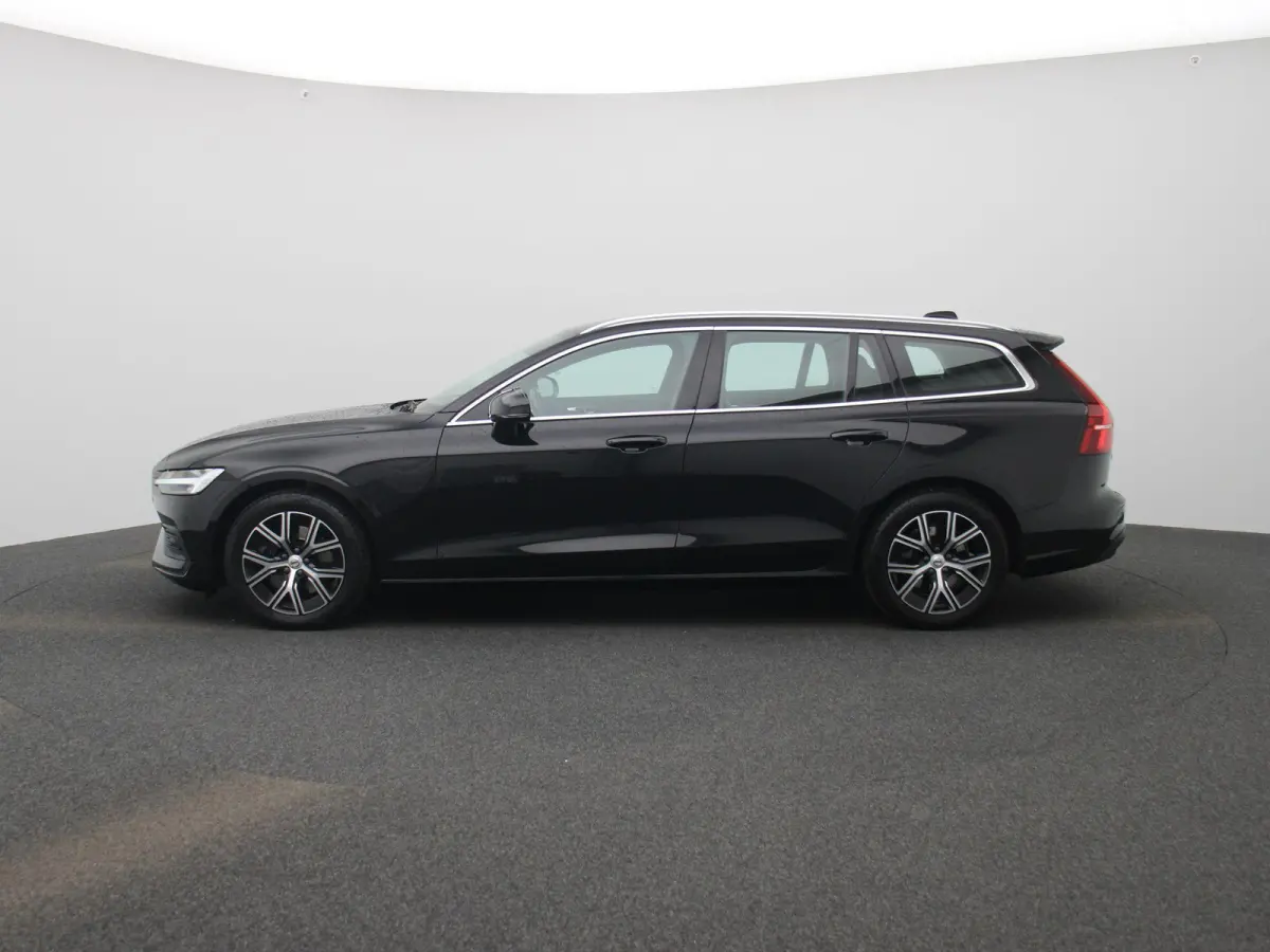 B3 Geartronic Momentum Pro | ACHTERUITRIJCAMERA | ELEKTRISCHE KOFFERKLEP | STOELVERWARMING | STUURVERWARMING | APPLE CARPLAY - ANDROID AUTO | CLIMATE CONTROL |