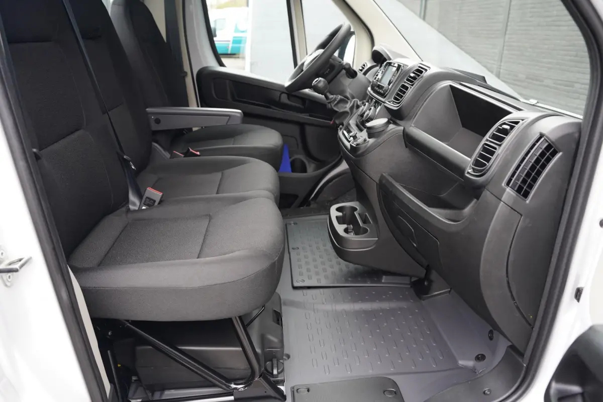 2.2 MJet 140 pk L4 Pick Up / Open Laadbak Airco, Cruise Control, 3-Zits, LxBxH 420x202x40 cm Nieuw