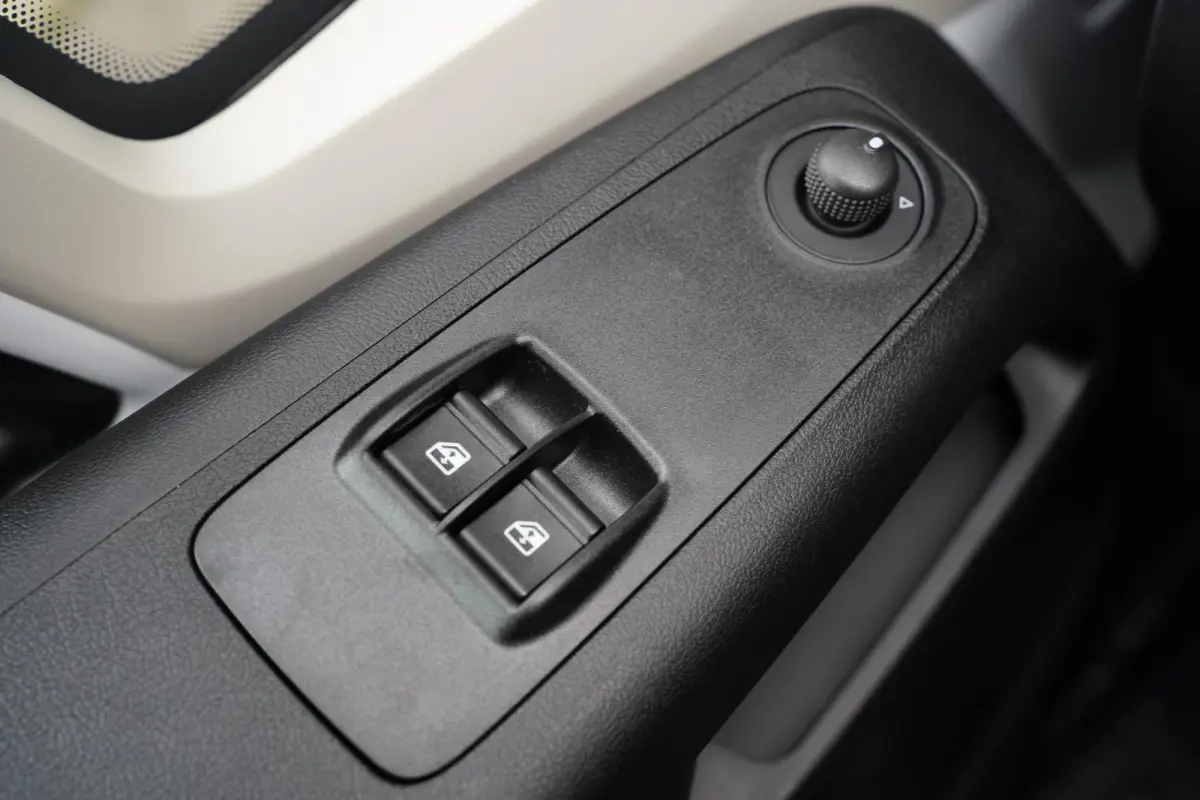 2.2 MJet 140 pk L4 Pick Up / Open Laadbak Airco, Cruise Control, 3-Zits, LxBxH 420x202x40 cm Nieuw
