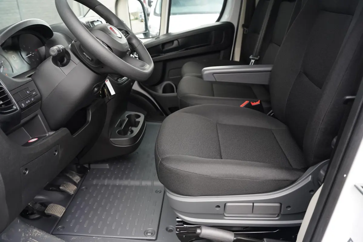 2.2 MJet 140 pk L4 Pick Up / Open Laadbak Airco, Cruise Control, 3-Zits, LxBxH 420x202x40 cm Nieuw