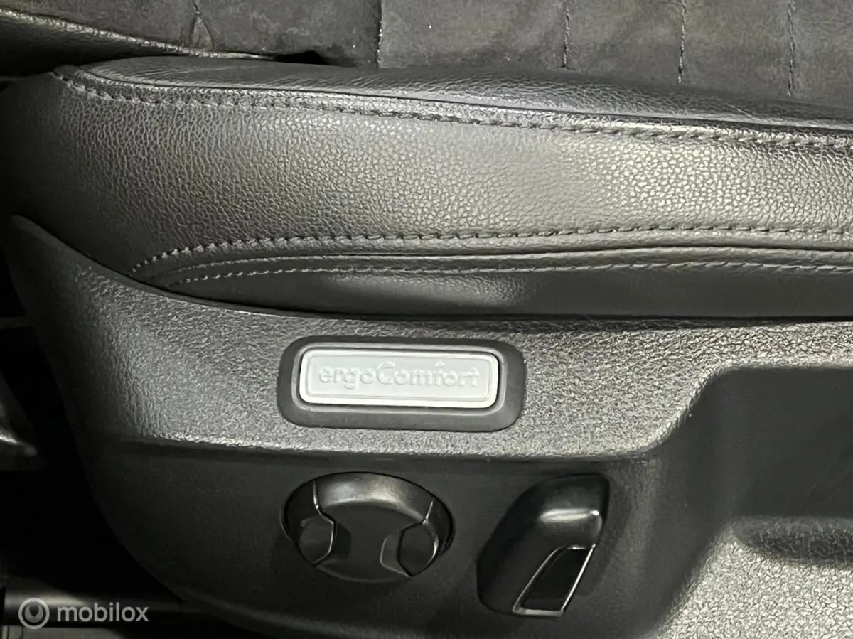 1.6 TDI Conn.Series Plus [ NAP pano LED ]