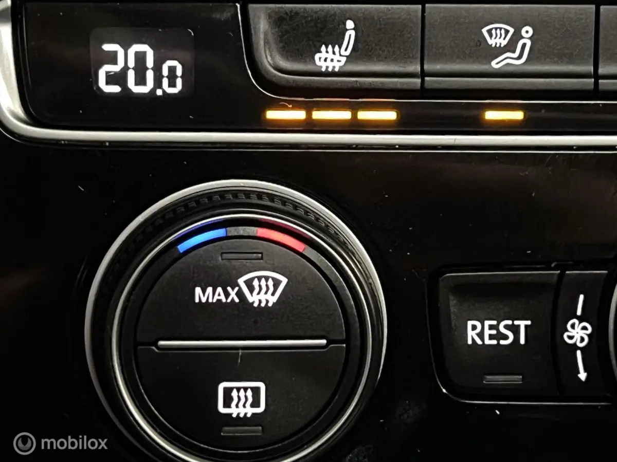 1.6 TDI Conn.Series Plus [ NAP pano LED ]