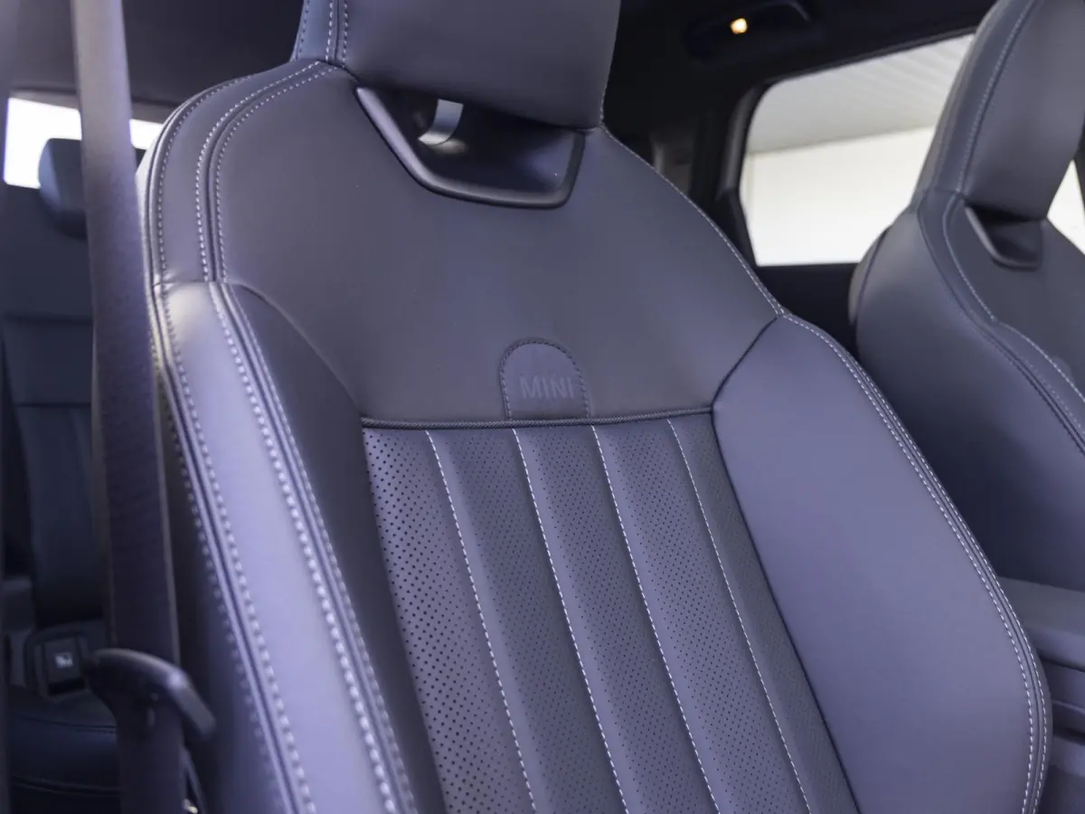 E | John Cooper Works | M pakket