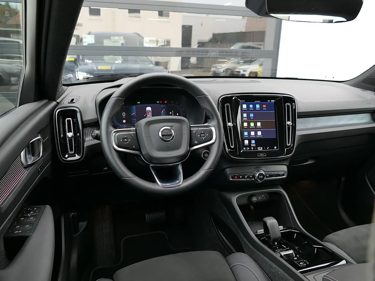 2.0 B4 AWD Ultimate Dark | Panoramadak | 360°-camera | Harman/Kardon | Memory | Apple/Android Carplay | Google | 20-inch | Leder-/Alcantara | Draadloze telefoonlader