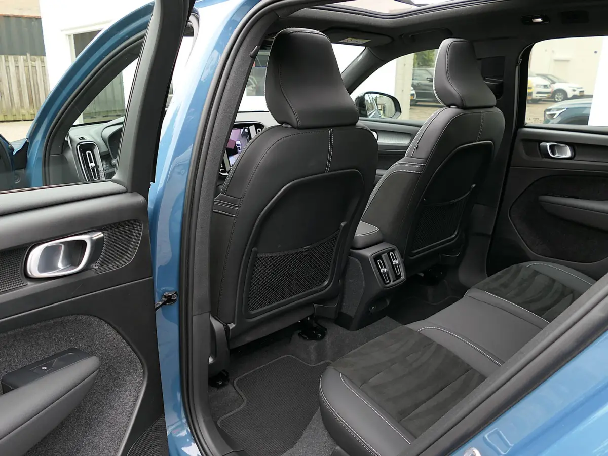 2.0 B4 AWD Ultimate Dark | Panoramadak | 360°-camera | Harman/Kardon | Memory | Apple/Android Carplay | Google | 20-inch | Leder-/Alcantara | Draadloze telefoonlader