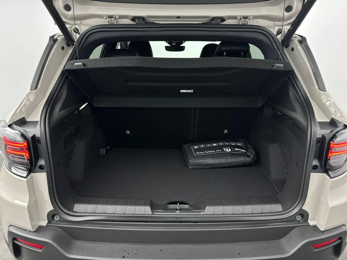 Summit 54 kWh | DEMONSTRATIEMODEL  | Camera | Navigatie | JBL Speakers | Handsfree Kofferbak | 2+6 jaar garantie speciale garantie!