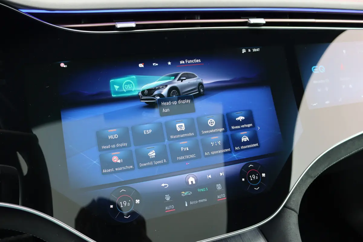 350 4MATIC AMG Line Premium+ 91 kWh | Luchtvering | Hyperscreen | Achterasbesturing | Distronic+ | Panoramadak | Burmester | Digital Light | Surround Camera | 22kW | Warmtepomp |