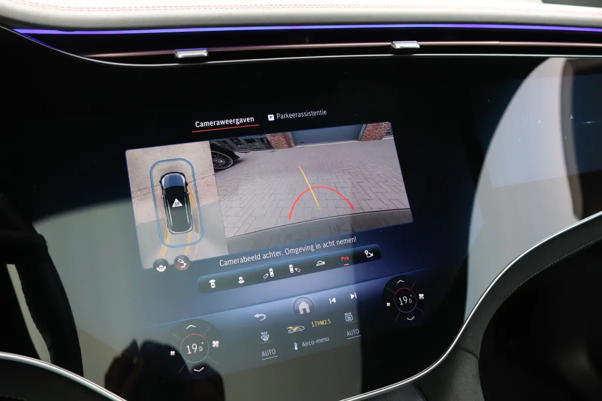 350 4MATIC AMG Line Premium+ 91 kWh | Luchtvering | Hyperscreen | Achterasbesturing | Distronic+ | Panoramadak | Burmester | Digital Light | Surround Camera | 22kW | Warmtepomp |