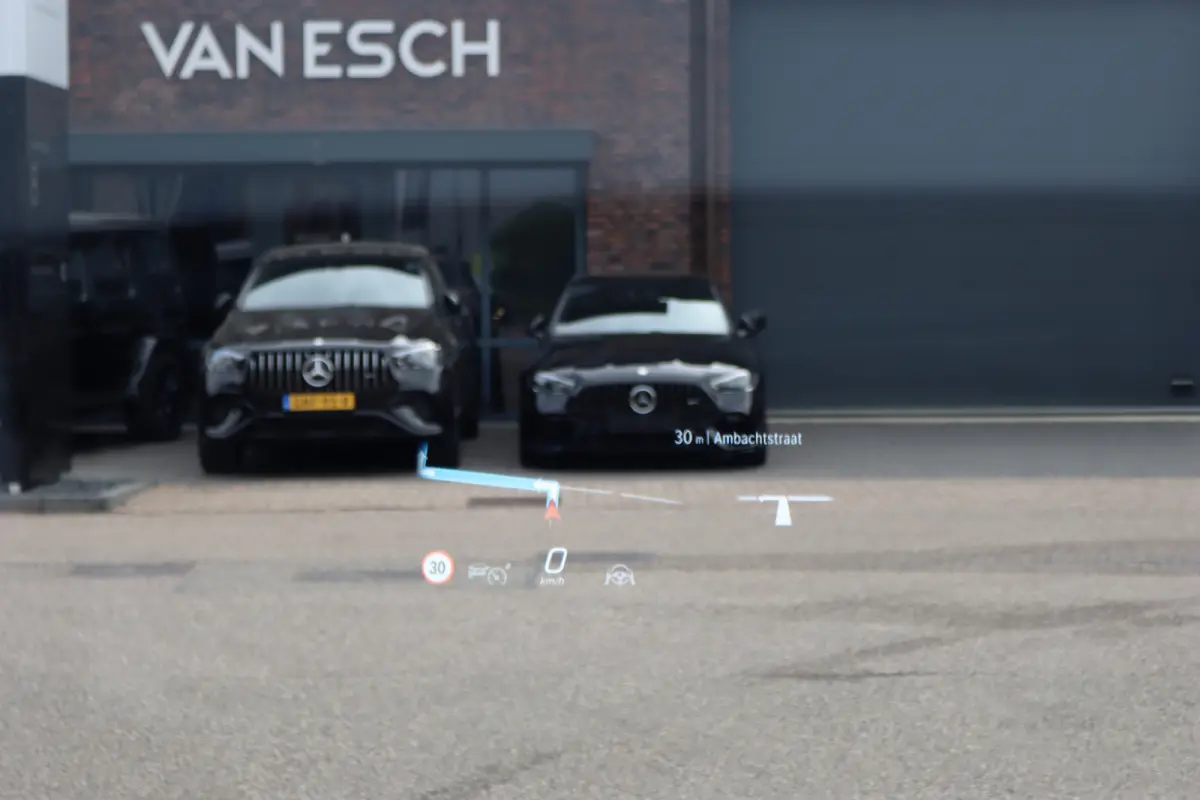350 4MATIC AMG Line Premium+ 91 kWh | Luchtvering | Hyperscreen | Achterasbesturing | Distronic+ | Panoramadak | Burmester | Digital Light | Surround Camera | 22kW | Warmtepomp |