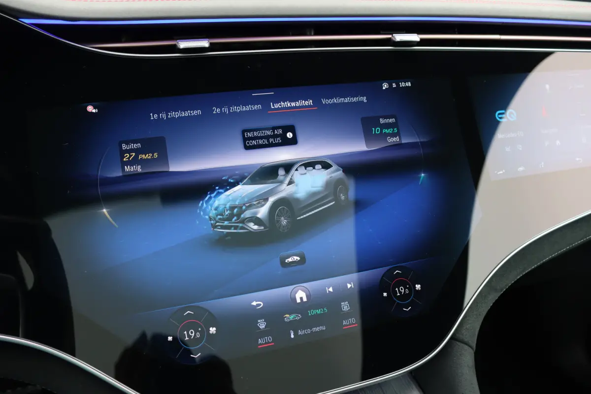 350 4MATIC AMG Line Premium+ 91 kWh | Luchtvering | Hyperscreen | Achterasbesturing | Distronic+ | Panoramadak | Burmester | Digital Light | Surround Camera | 22kW | Warmtepomp |