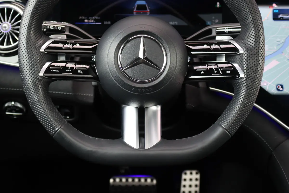 350 4MATIC AMG Line Premium+ 91 kWh | Luchtvering | Hyperscreen | Achterasbesturing | Distronic+ | Panoramadak | Burmester | Digital Light | Surround Camera | 22kW | Warmtepomp |