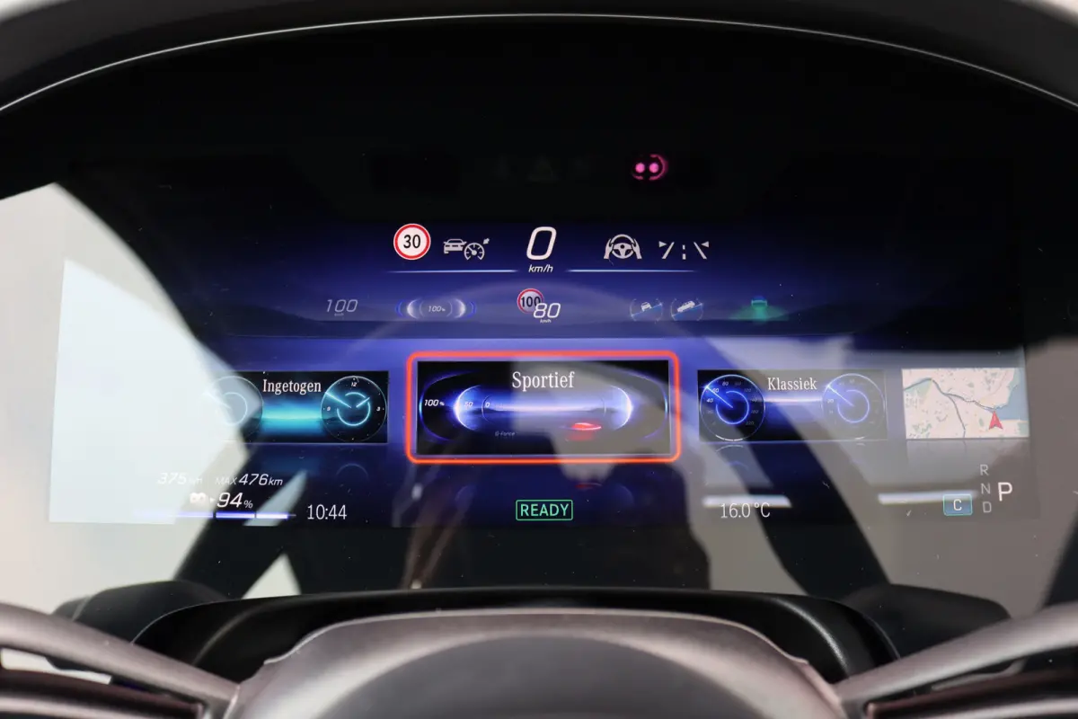 350 4MATIC AMG Line Premium+ 91 kWh | Luchtvering | Hyperscreen | Achterasbesturing | Distronic+ | Panoramadak | Burmester | Digital Light | Surround Camera | 22kW | Warmtepomp |