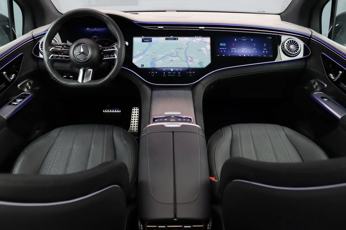 350 4MATIC AMG Line Premium+ 91 kWh | Luchtvering | Hyperscreen | Achterasbesturing | Distronic+ | Panoramadak | Burmester | Digital Light | Surround Camera | 22kW | Warmtepomp |
