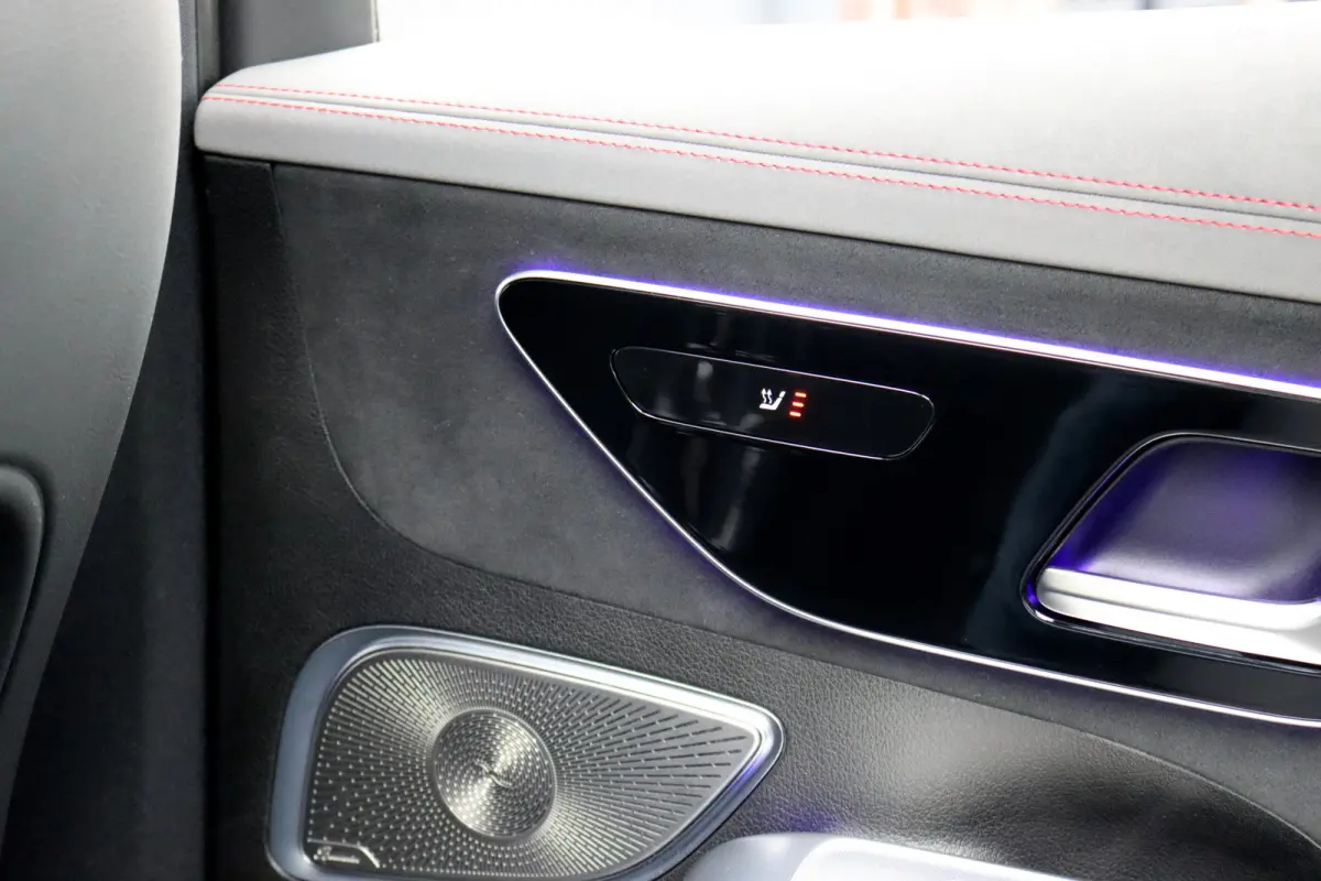 350 4MATIC AMG Line Premium+ 91 kWh | Luchtvering | Hyperscreen | Achterasbesturing | Distronic+ | Panoramadak | Burmester | Digital Light | Surround Camera | 22kW | Warmtepomp |