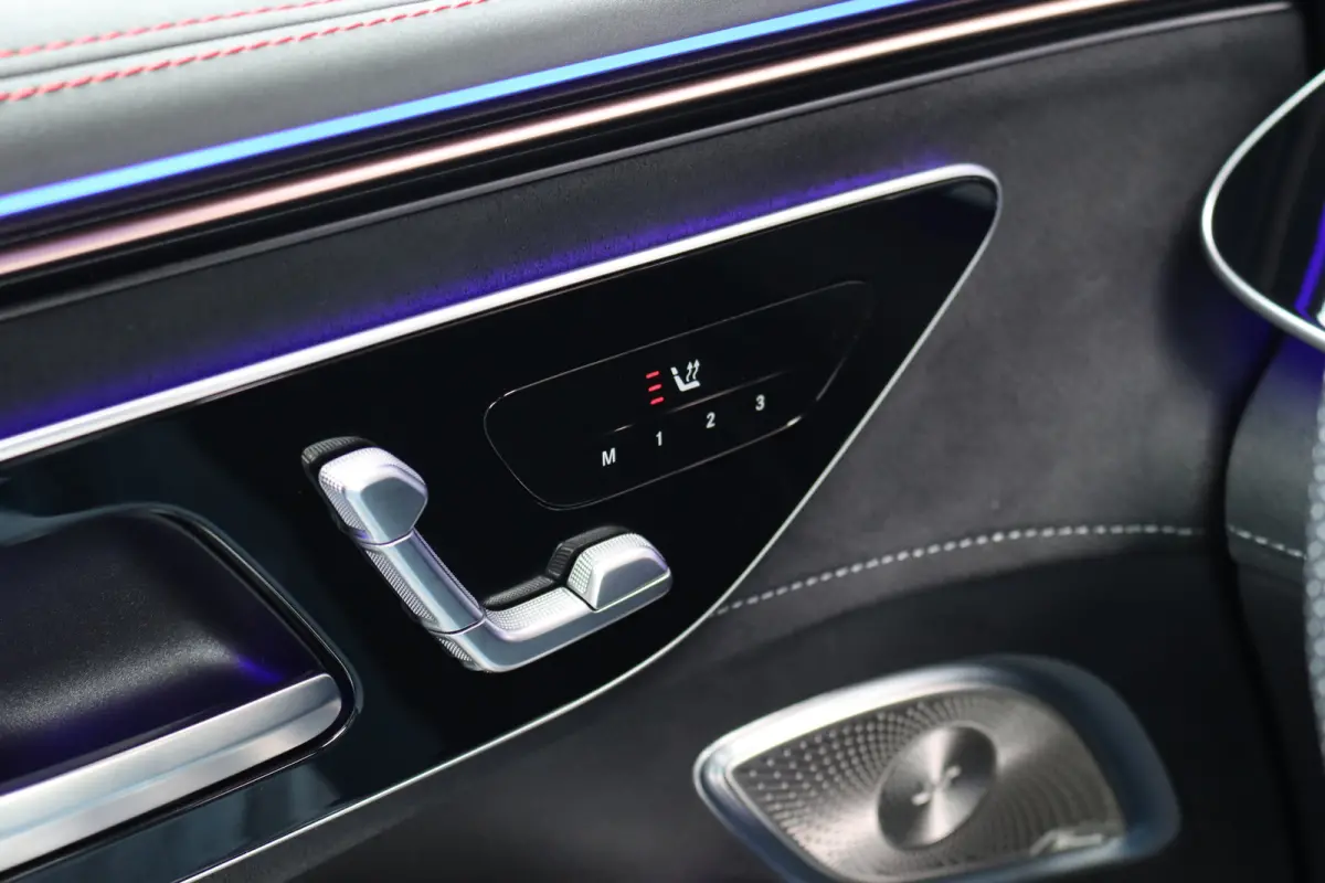 350 4MATIC AMG Line Premium+ 91 kWh | Luchtvering | Hyperscreen | Achterasbesturing | Distronic+ | Panoramadak | Burmester | Digital Light | Surround Camera | 22kW | Warmtepomp |