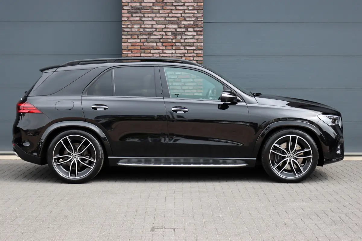 400 e 4MATIC AMG Line | Luchtvering | Distronic | Burmester | Verwarmd Stuurwiel | Panoramadak | Trekhaak | Stoelverwarming V+A | Augmented Reality | Surround Camera |