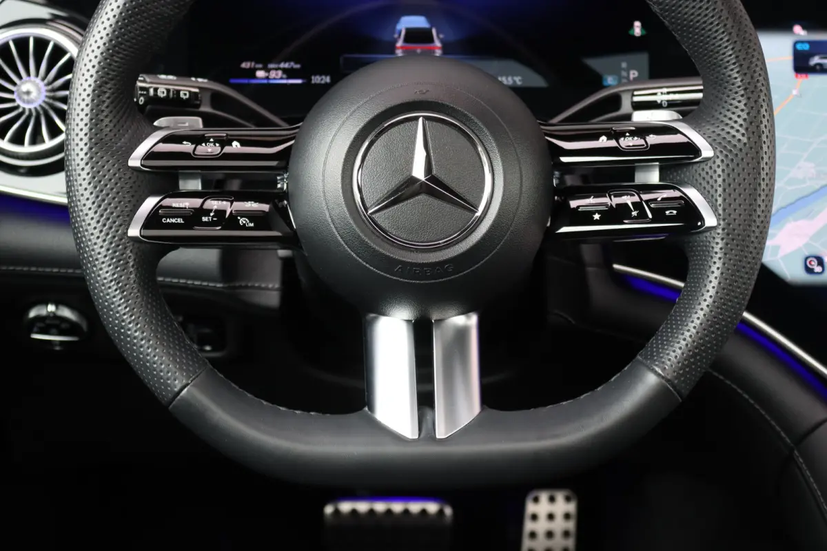 500 4MATIC AMG Line 91 kWh | 61.000,- ex BTW | Luchtvering | Hyperscreen | Achterasbesturing | Distronic+ | Massage | Nappa Leder | HUD | Stoelventilatie | Trekhaak | Memory | Verwarmd Stuur