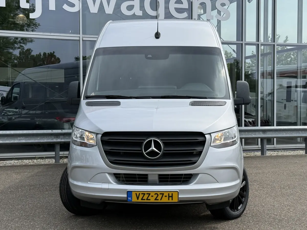 315 1.9 CDI L3H2 RWD | ZB-Edition | NL-auto | Navi | Carplay | Camera | Dodehoek ass. | Cruisec.