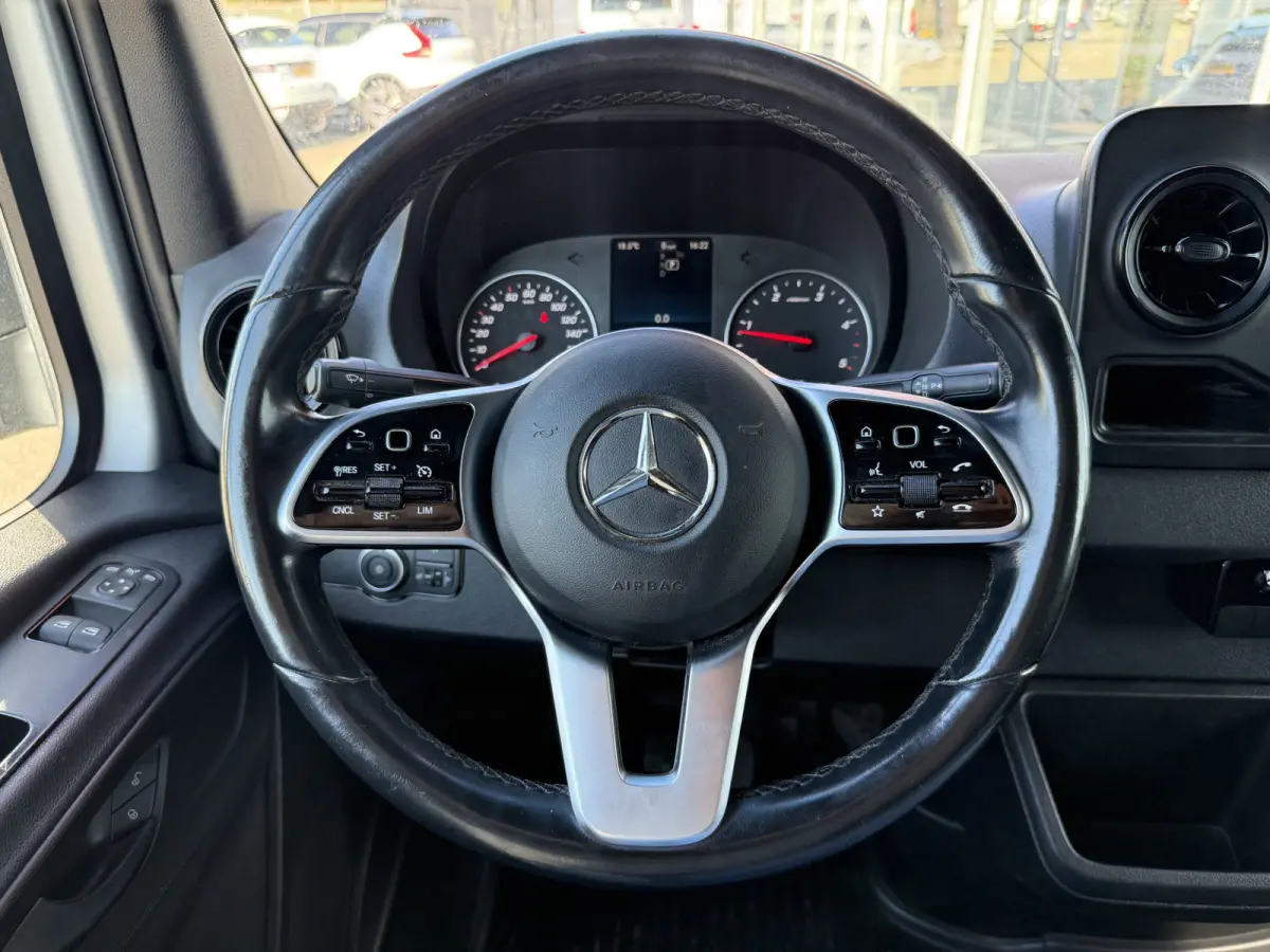 315 1.9 CDI L3H2 RWD | ZB-Edition | NL-auto | Navi | Carplay | Camera | Dodehoek ass. | Cruisec.