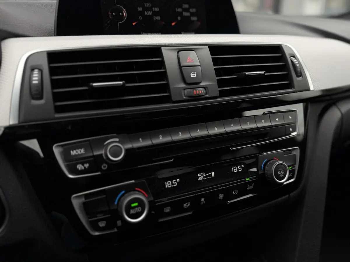 330e High Exc AUT / M-Sport / LED / Cruise / NAV