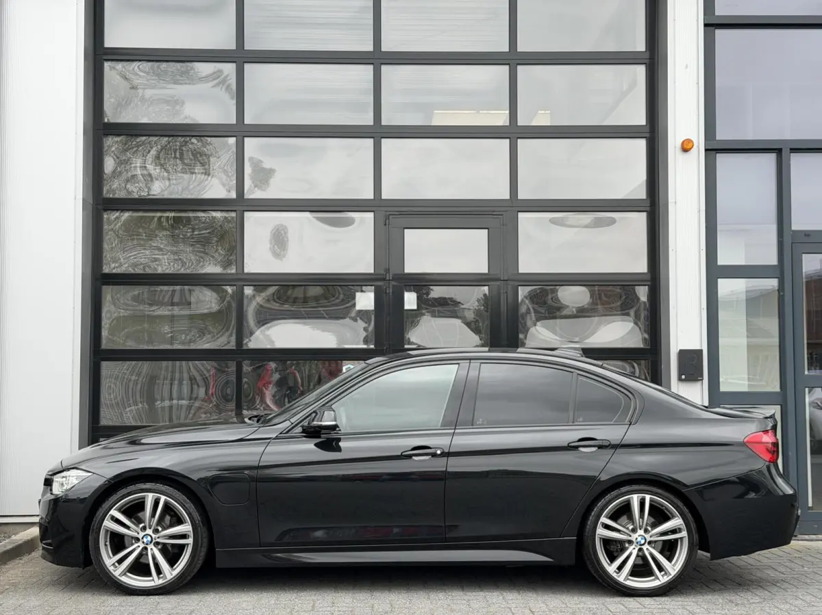 330e High Exc AUT / M-Sport / LED / Cruise / NAV