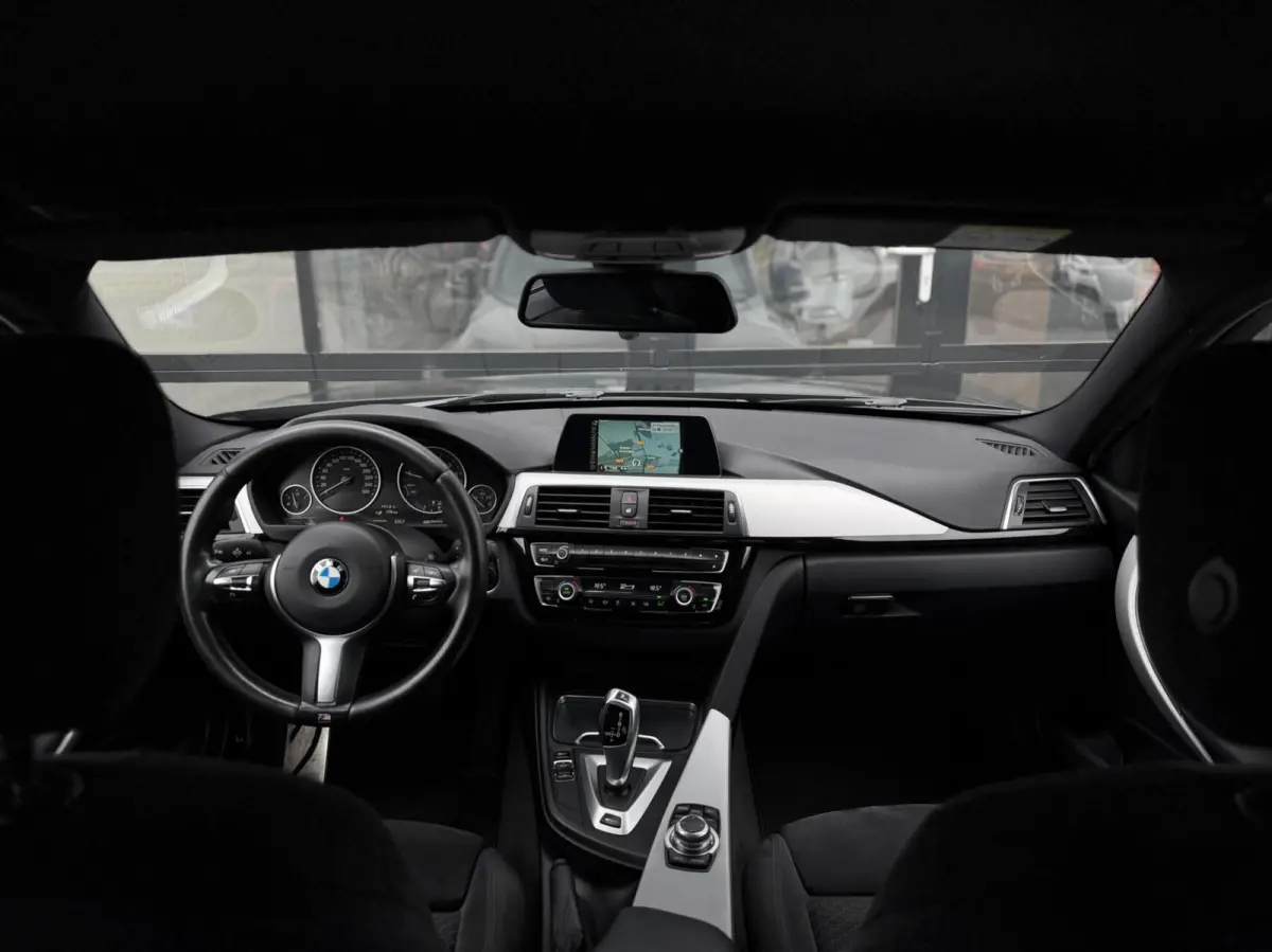330e High Exc AUT / M-Sport / LED / Cruise / NAV