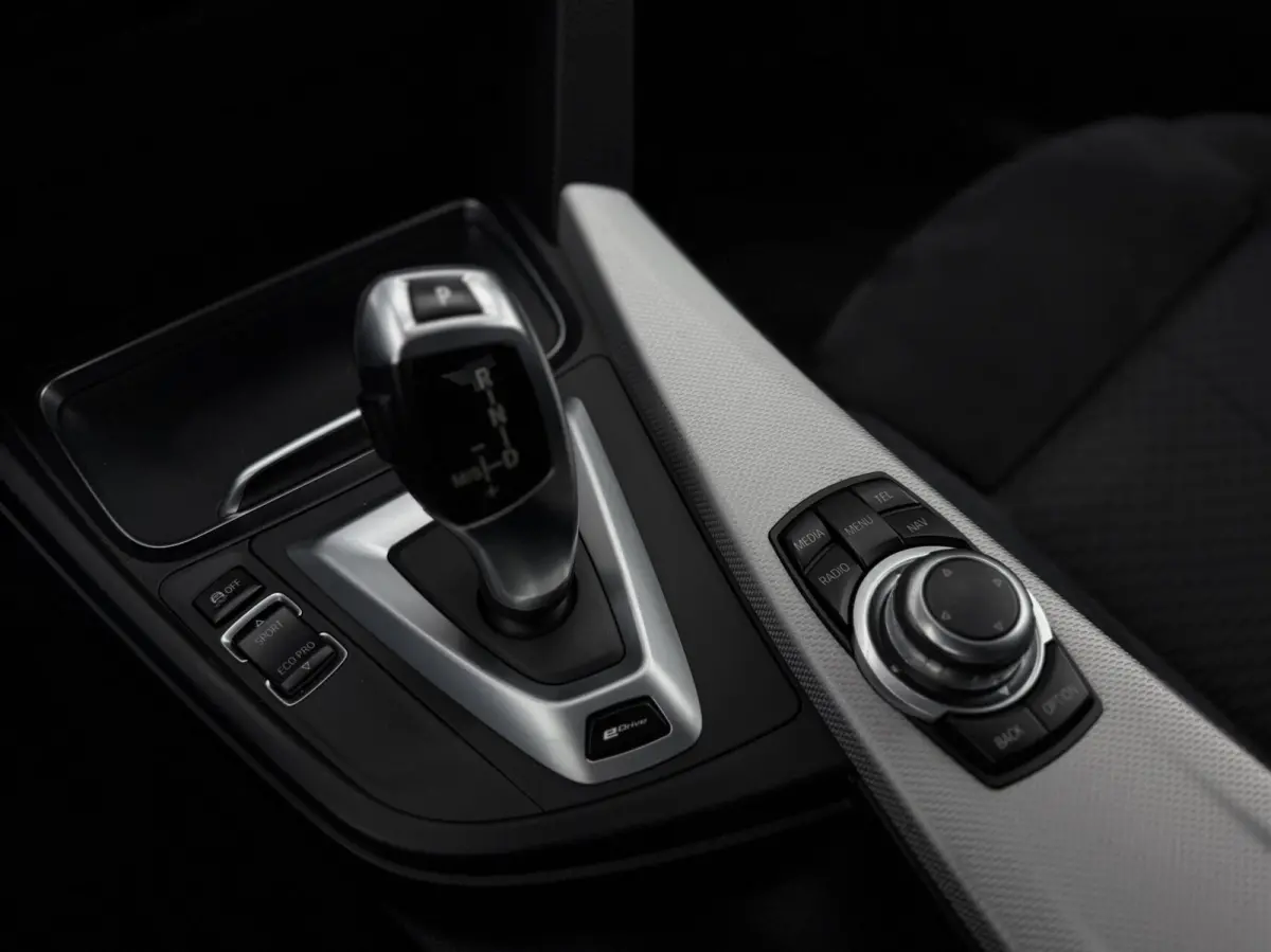 330e High Exc AUT / M-Sport / LED / Cruise / NAV