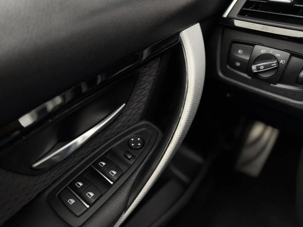 330e High Exc AUT / M-Sport / LED / Cruise / NAV
