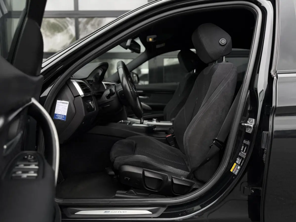 330e High Exc AUT / M-Sport / LED / Cruise / NAV