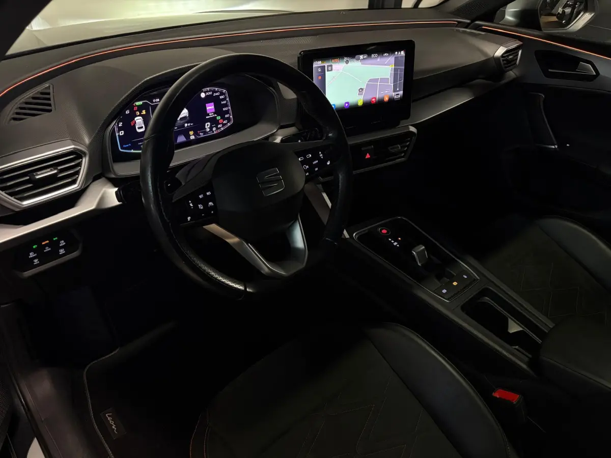1.4 TSI eHybrid PHEV FR PANO KEYLESS VOL'