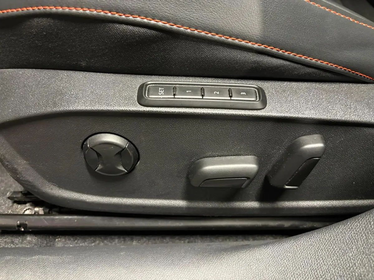 1.4 TSI eHybrid PHEV FR PANO KEYLESS VOL'