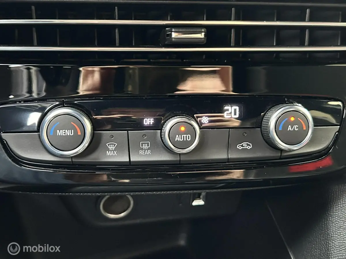 1.2 Turbo GS Line 130 PK AUTOMAAT / LED / FM NAV / 66.214 KM!!! RIJKLAAR!!!