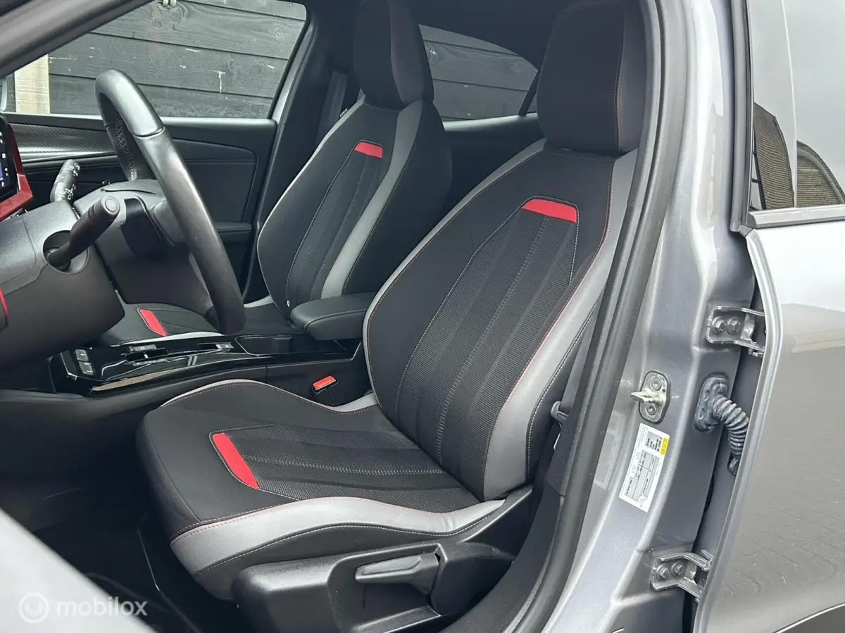 1.2 Turbo GS Line 130 PK AUTOMAAT / LED / FM NAV / 66.214 KM!!! RIJKLAAR!!!