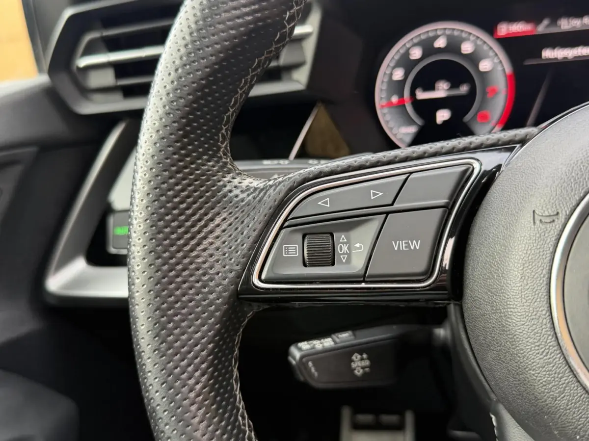 30 TFSI S edition S-line Automaat | Panoramadak | Audi Sound System | Apple CarPlay/Android Auto | Climate & cruise control | Rijbaanassistent | Full-LED koplampen | Parkeersensoren achter