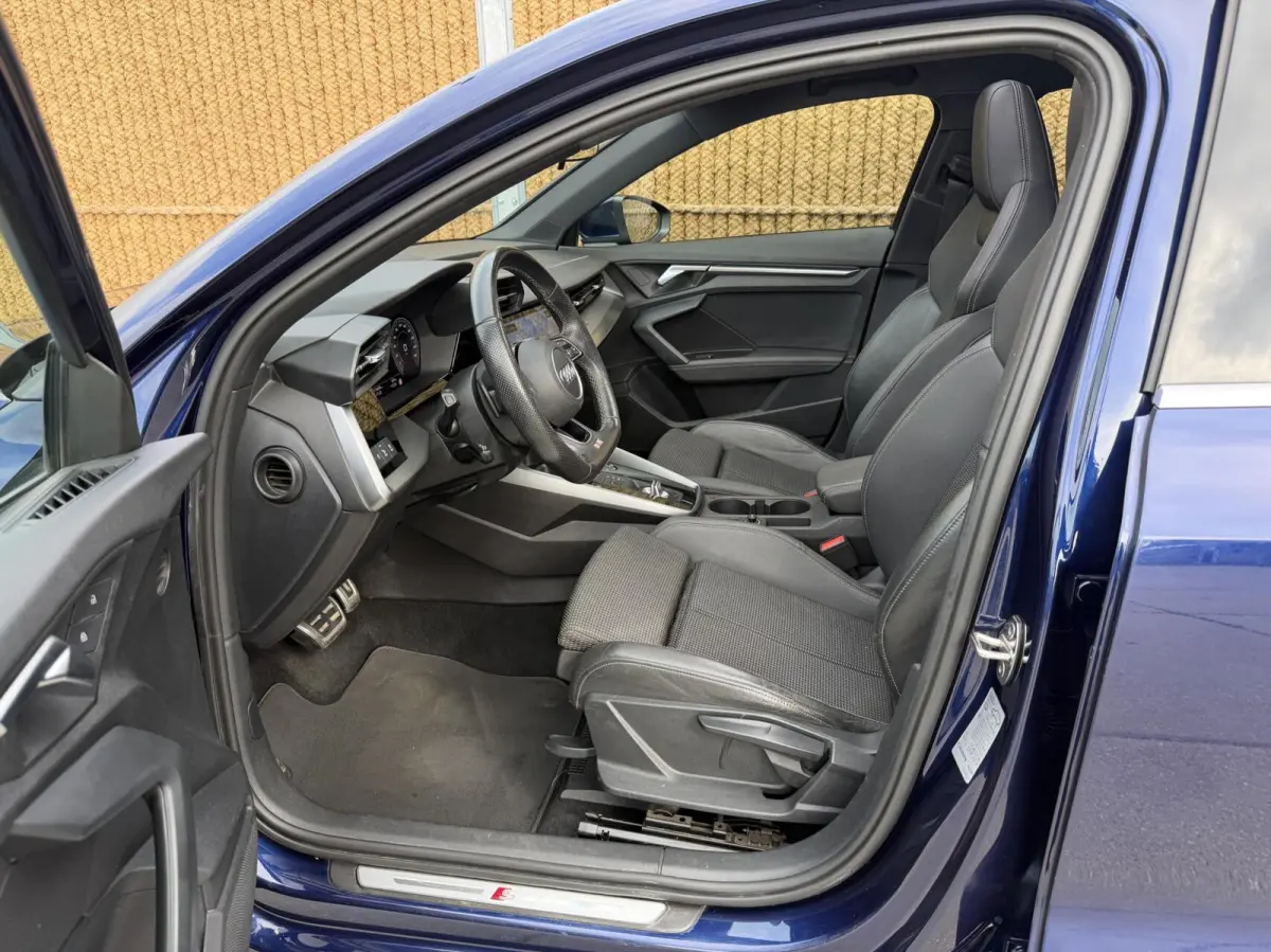 30 TFSI S edition S-line Automaat | Panoramadak | Audi Sound System | Apple CarPlay/Android Auto | Climate & cruise control | Rijbaanassistent | Full-LED koplampen | Parkeersensoren achter