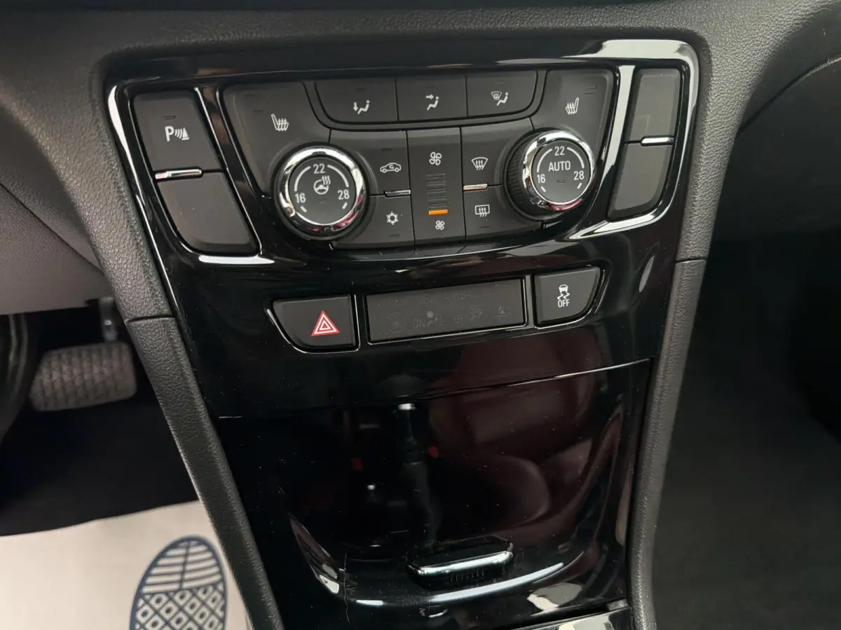 1.4 Turbo Innovation - NAVI/LEER/PDC/KEYLESS